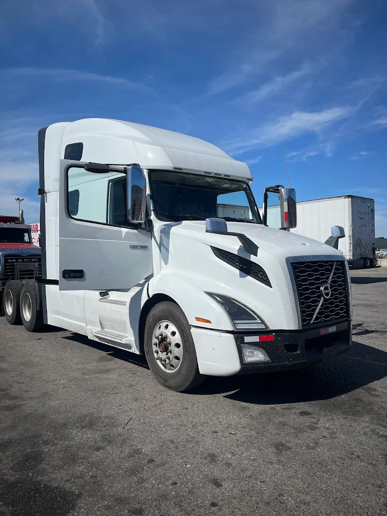 Semi truck detailing, day cab and sleeper, GTA